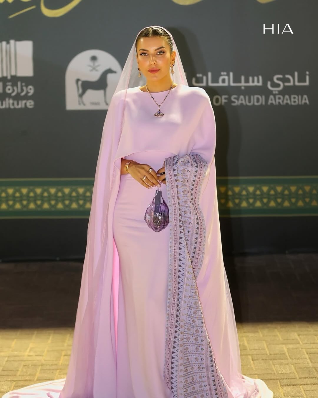 - الصورة الرئيسية - نوف المنيف