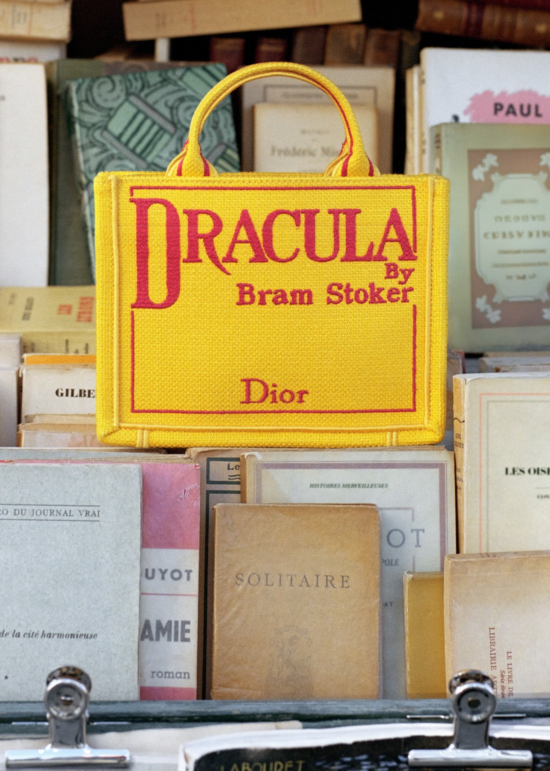 رواية Dracula لـ"برام ستوكر"