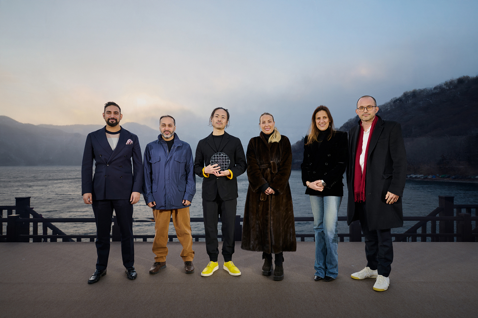 صورة جماعية مع الفائز "ريويتشي كوروكاوا"