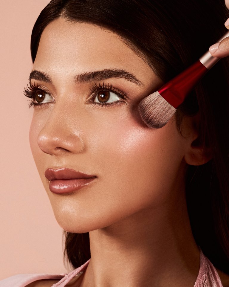 Narins Beauty تقدّم بلاشر Blushy Bunny
