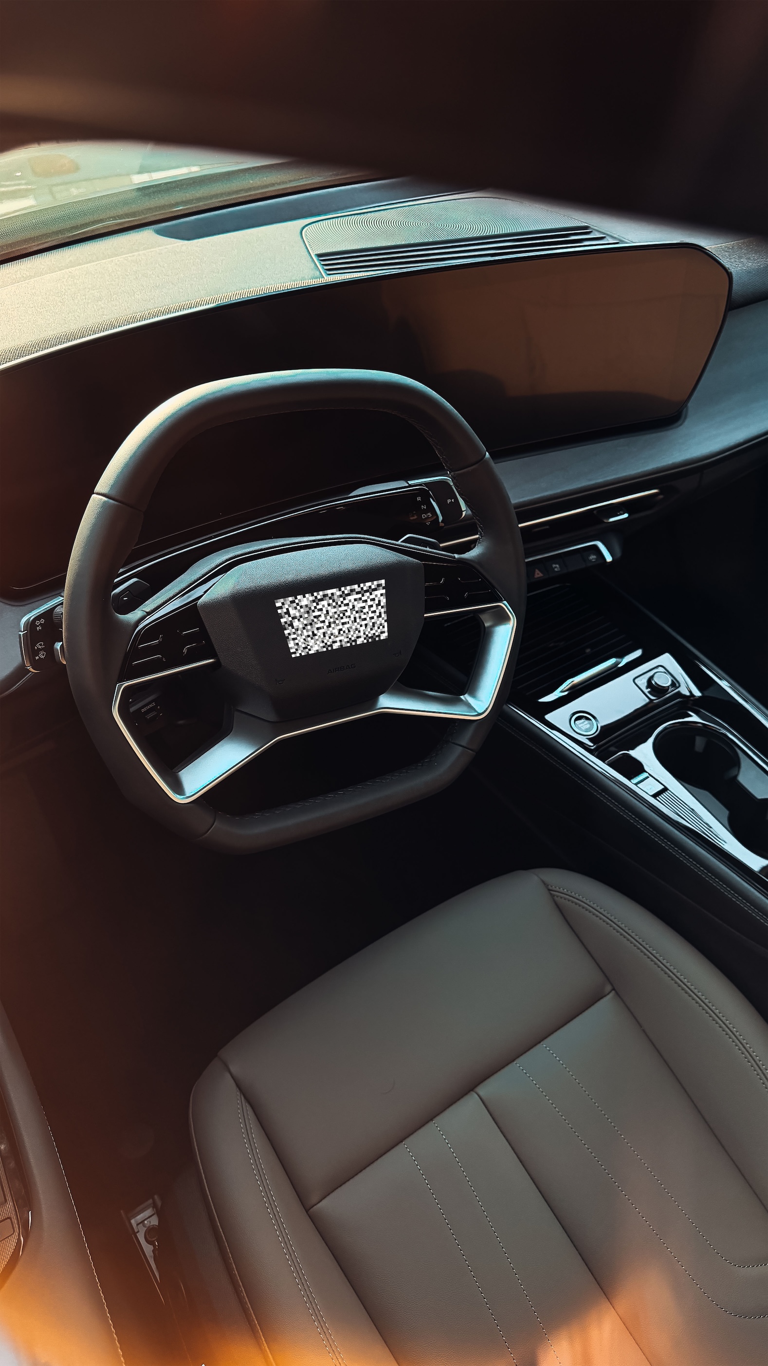 لماذا قدّمت Audi ووكيلها شركة علي وأولاده سيارة Audi Q3 الجديدة من دون أن تقدّمها؟!