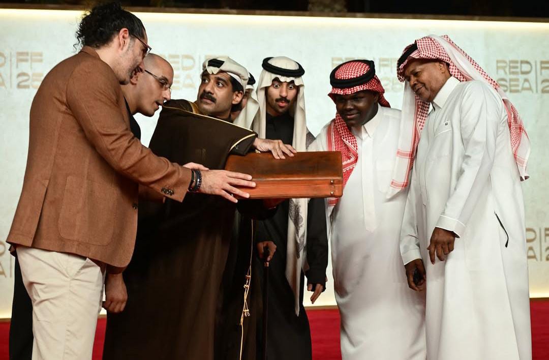 فريق تمثيل مميز