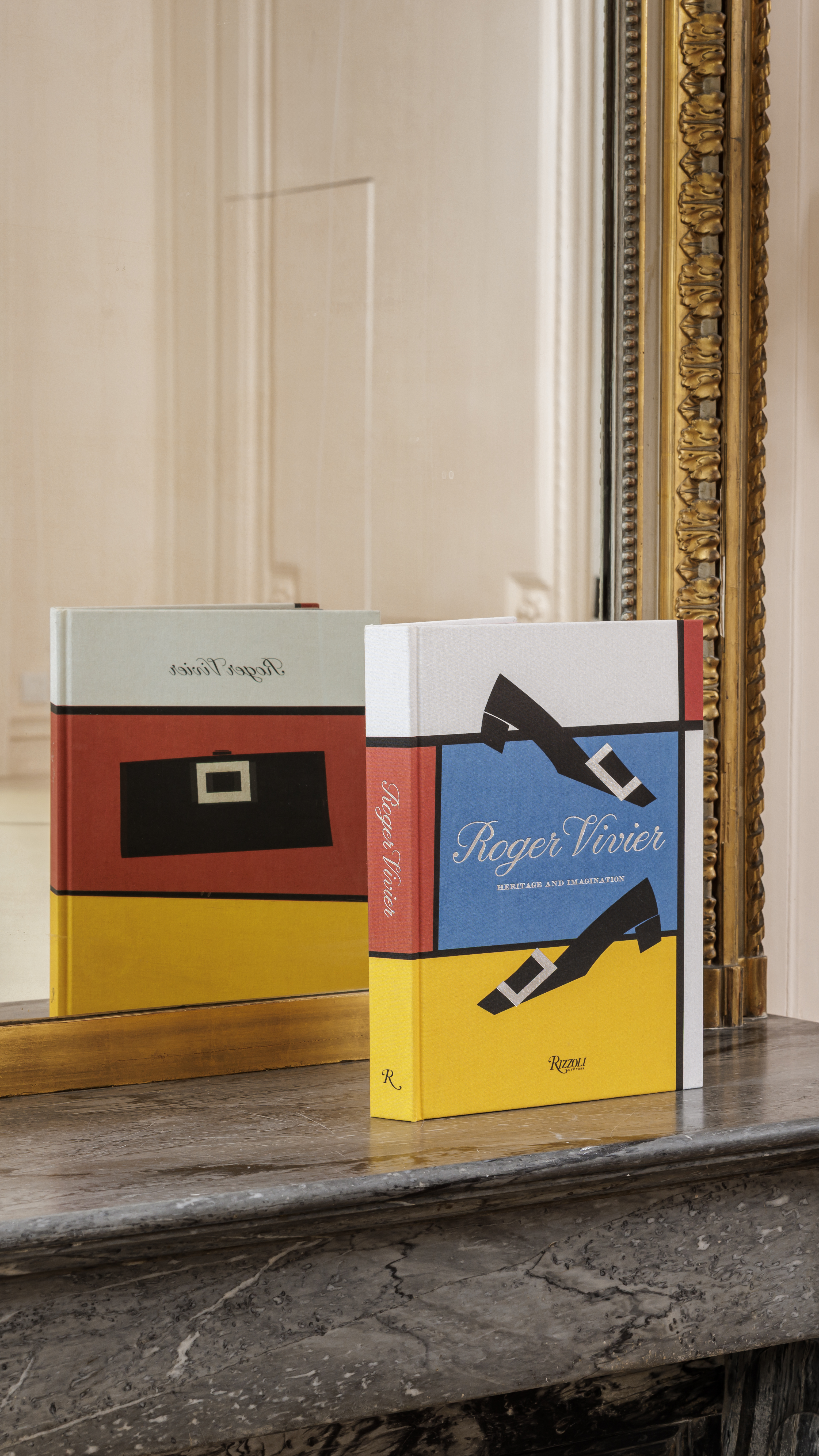 كتاب Roger Vivier: Heritage and Imagination يُشكّل عملًا فكريًا وحسّيًا في آنٍ واحد