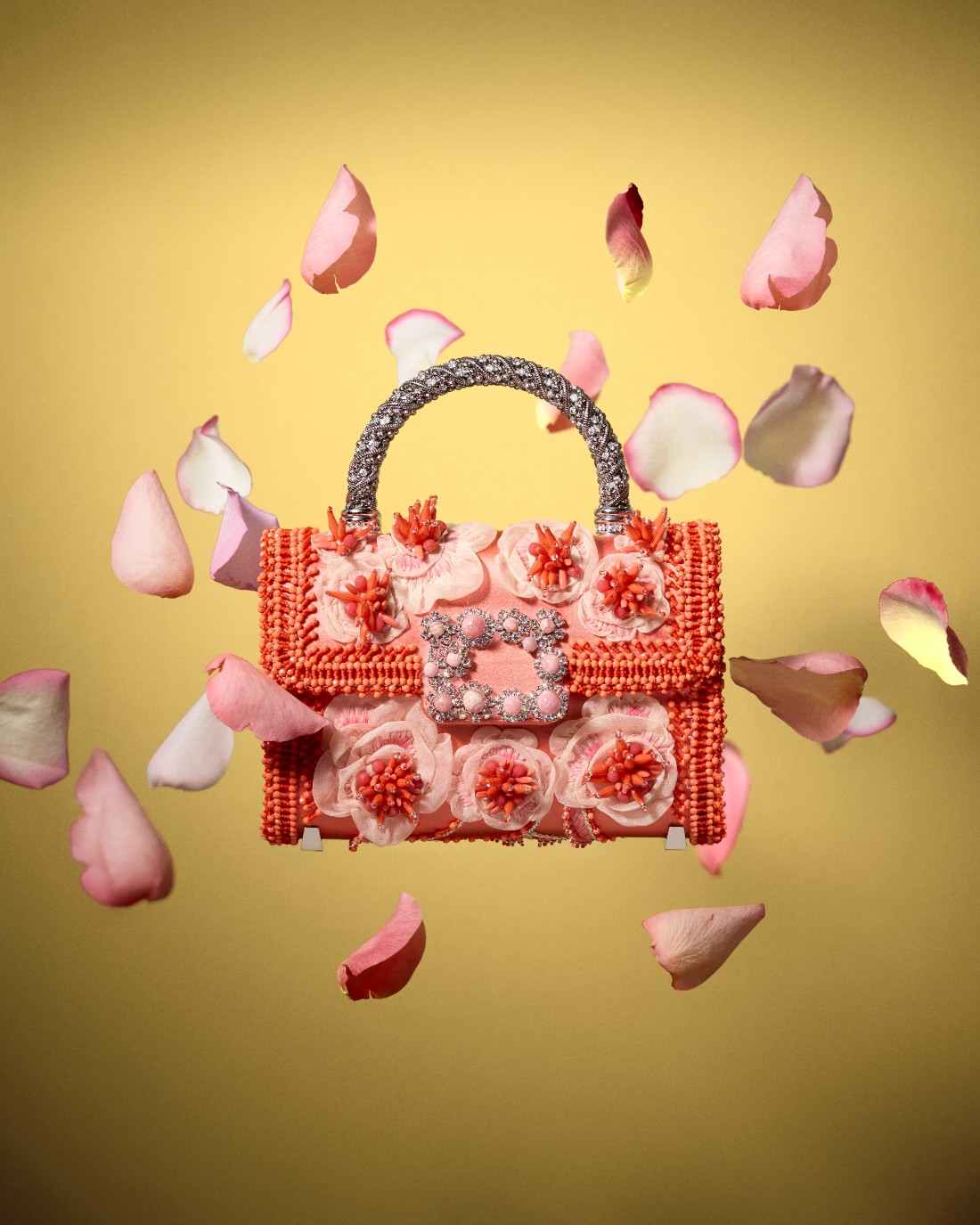 مجموعة تضم ثماني حقائب Efflorescence Jewel آسرة