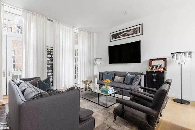 جينيفر لوبيز تفتح أبواب قصرها الفاخر