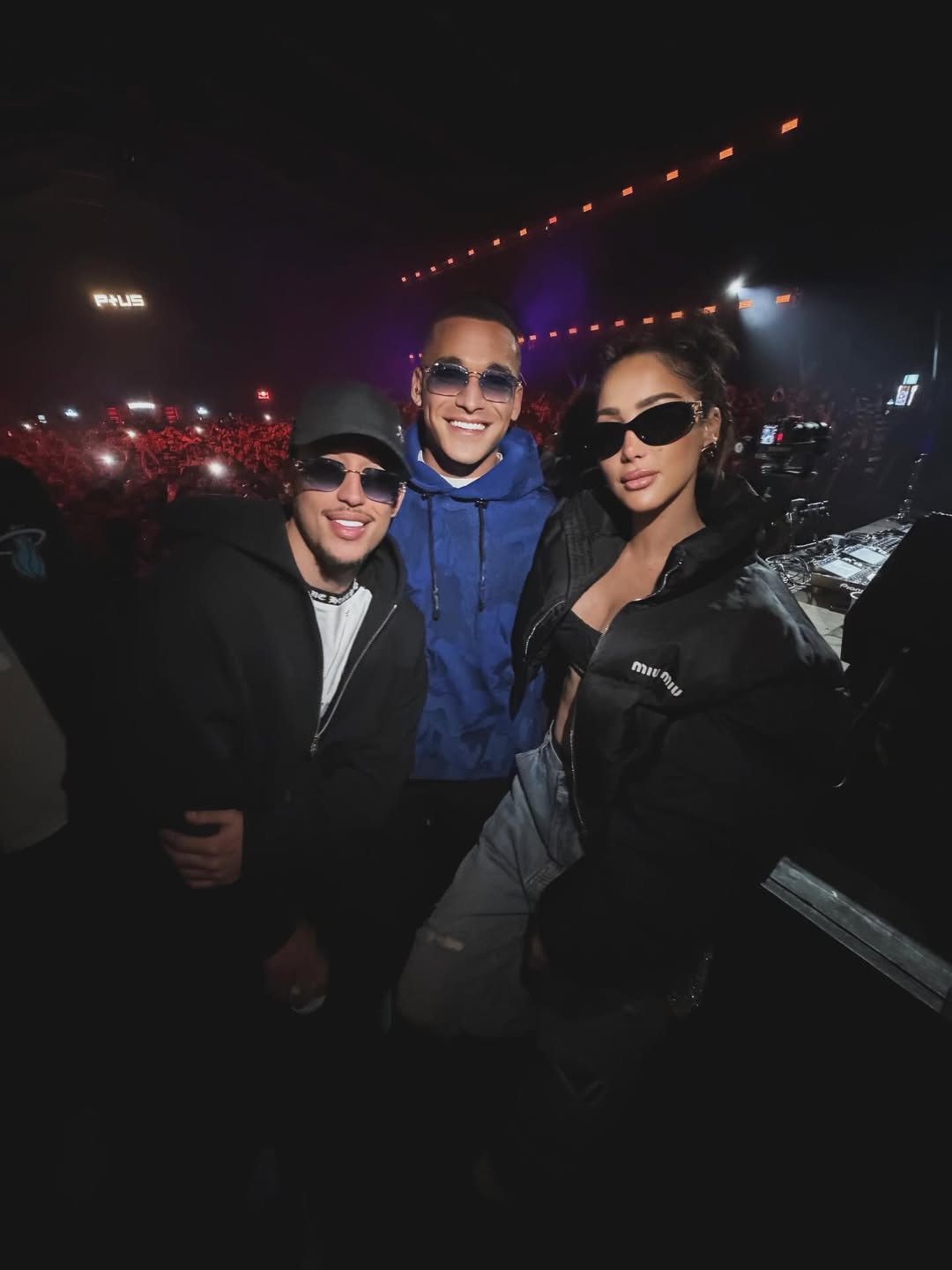 وحدة عائلة تامر حسني وبسمة بوسيل في كل الأزمات