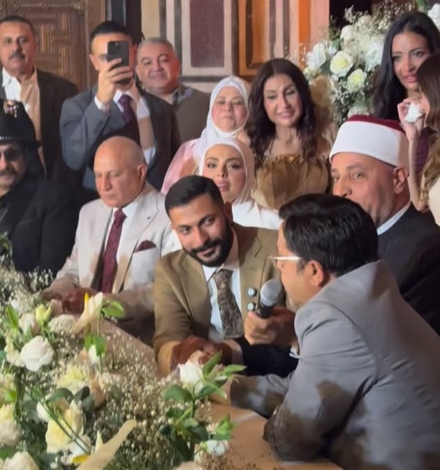 محمد هنيدي يحتفل بعقد قران ابنته فريدة