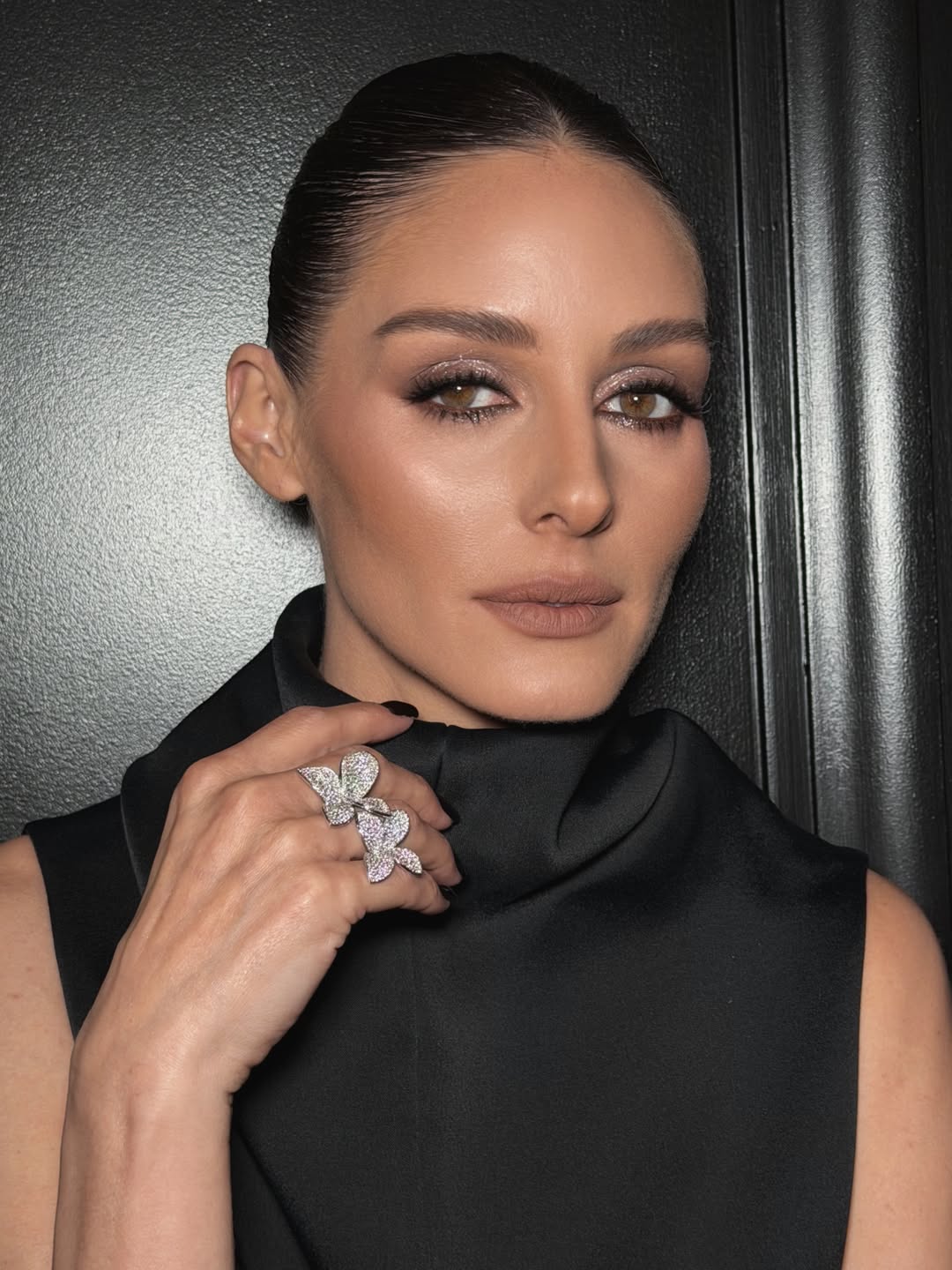 1 رئيسية إتجاهات المكياج البرونزي البراق بأسلوب Olivia Palermo