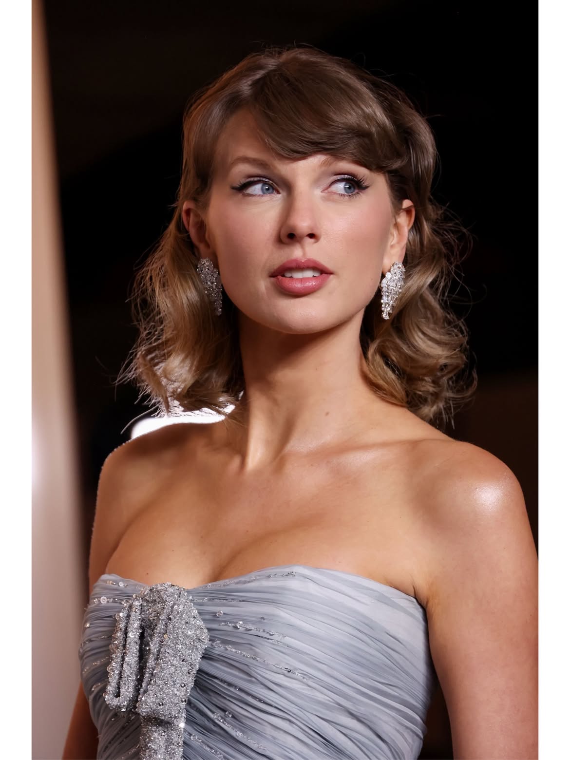 1 رئيسية إطلالة Taylor Swift بتسريحة الشعر الريترو مع الغرة- الصورة من حساب Joseph Cassell Falconer على انستغرام