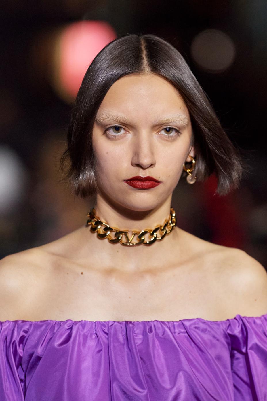 1 رئيسية اللون الأحمر في ماكياج فالنتينو أساسي