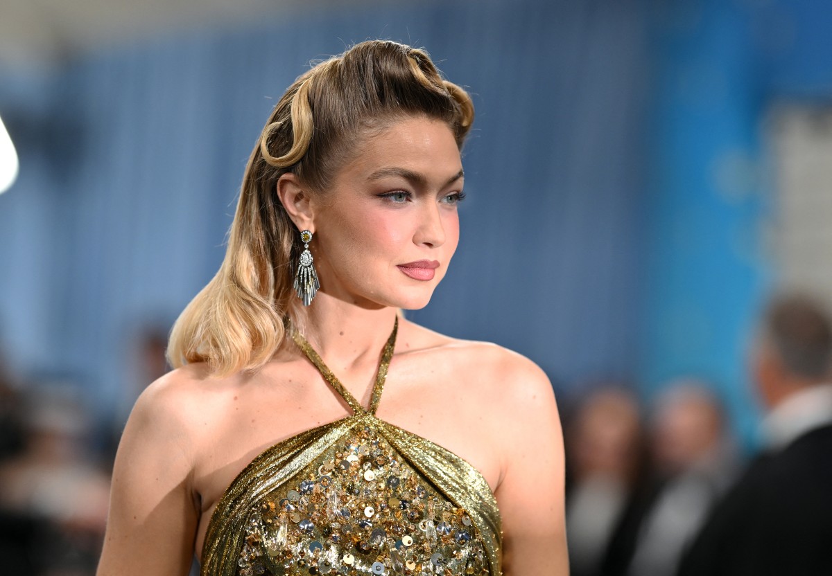 1 رئيسية تسريحات شعر ريترو طويل وهندسي بأسلوب جيجي حديد