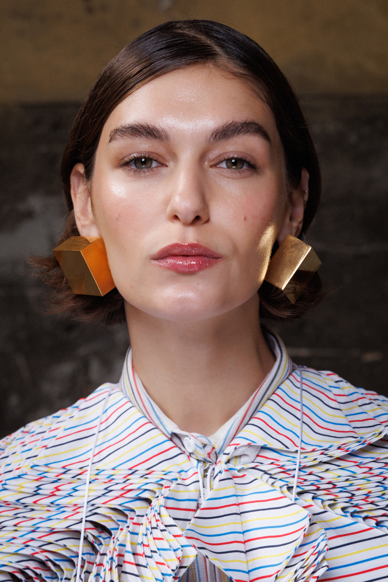 1 رئيسية تمرير البرايمر الكريمي بطبقة واحدة على الحواجب من دار Missoni