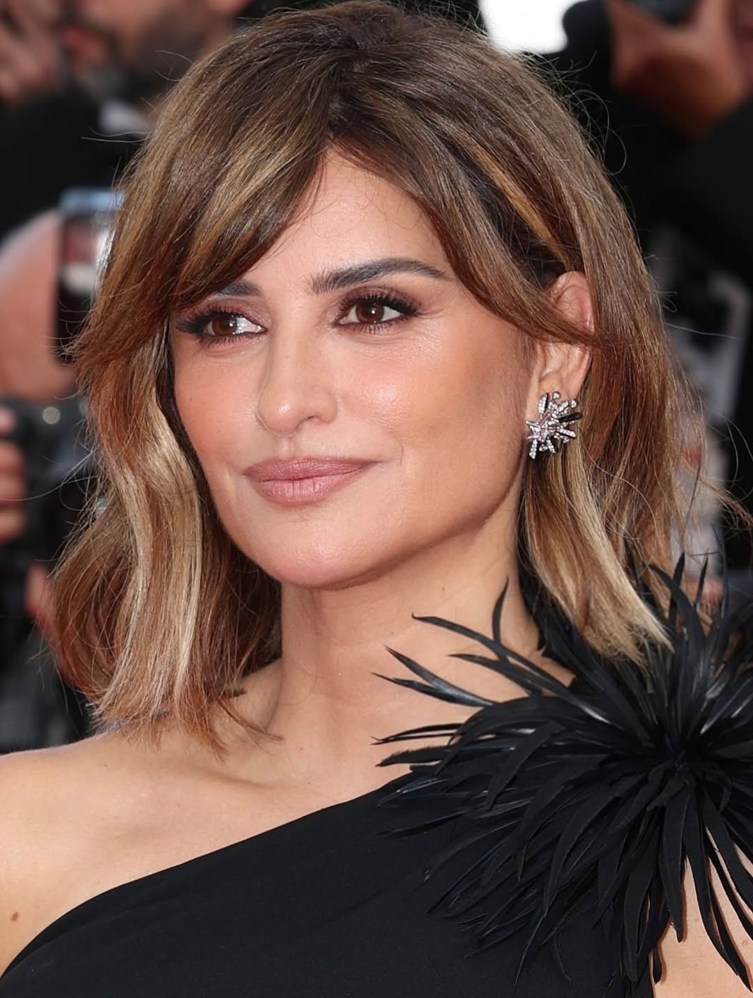 1 رئيسية رسمات المكياج البني البراق من اطلالة Penelope Cruz