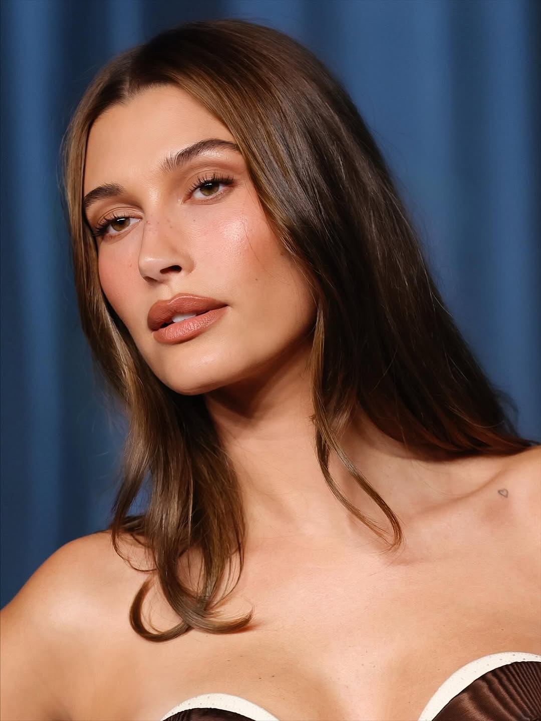 1 رئيسية رسمات المكياج البني الشوكولا الفاتح بأسلوب  Hailey Bieber
