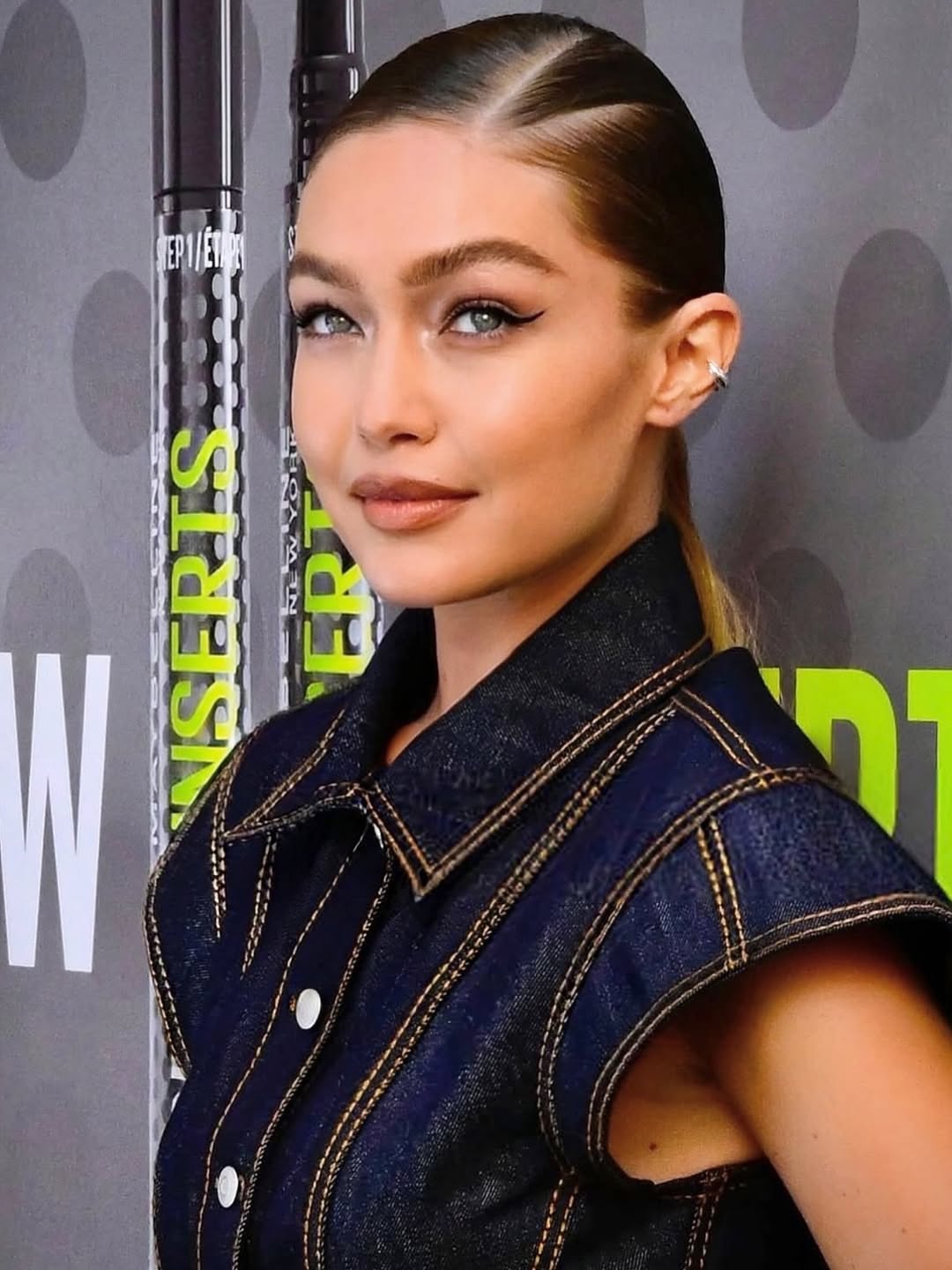 1 رئيسية رسمات المكياج البني مع الايلاينر المجنح بأسلوب Gigi Hadid