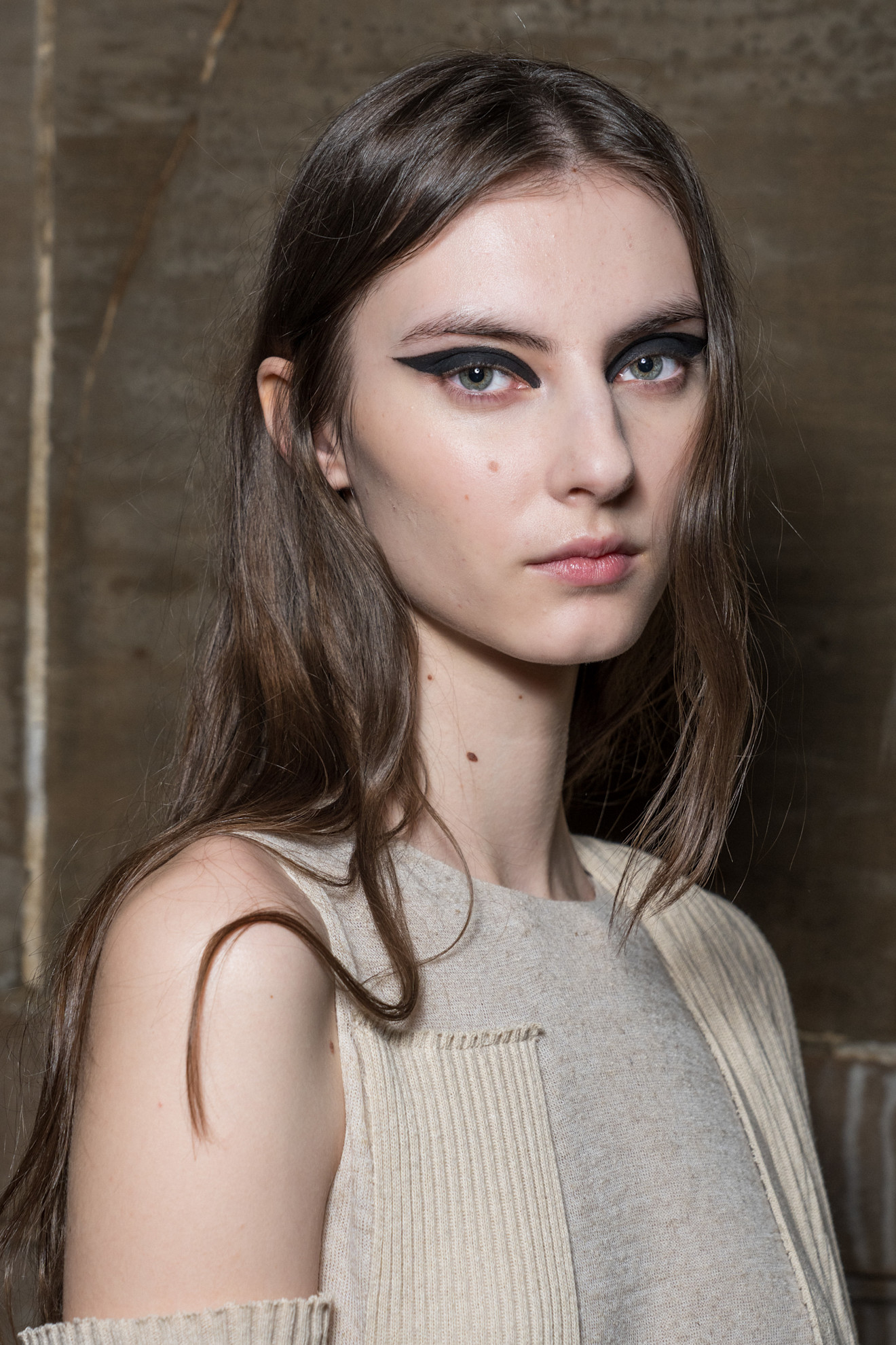 1 رئيسية صيحة الخطوط السوداء مع التموجات المات من دار Mossi