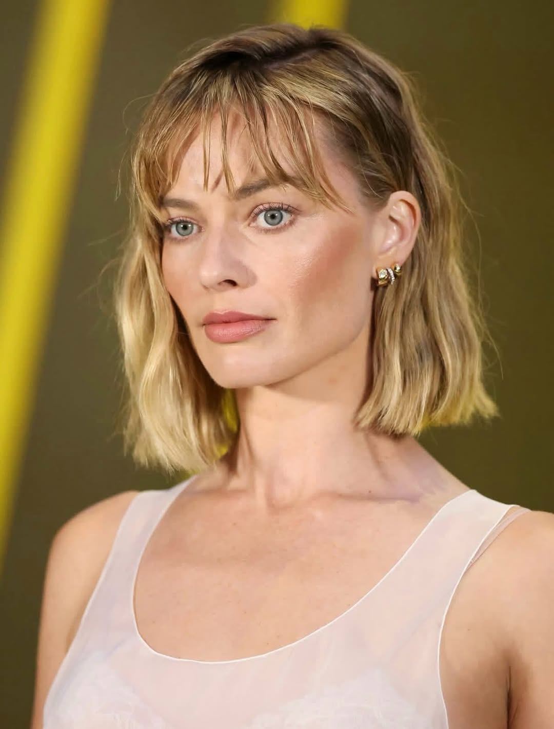 1 رئيسية قصة الـPageboy Bob مع الغرة الامامية بأسلوب مارغوت روبي- الصورة من حساب Cervando Maldonado على انستغرام