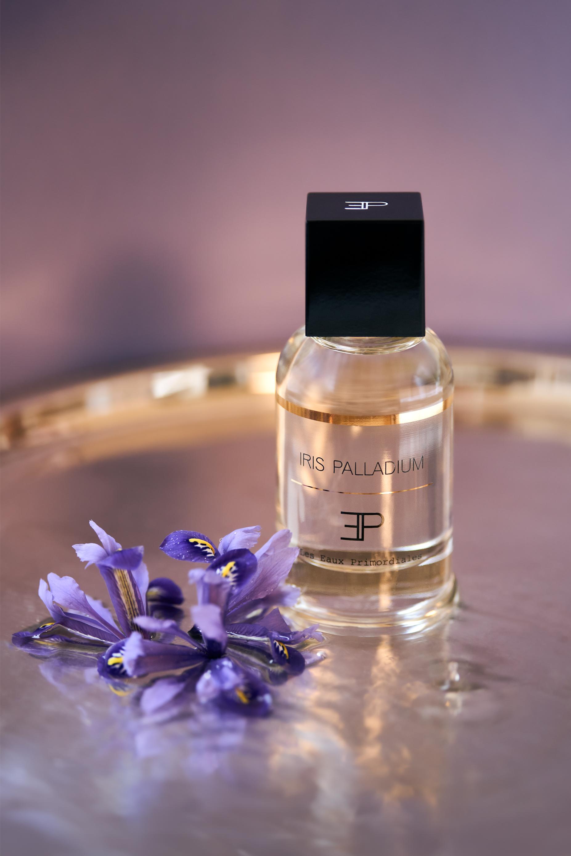 1 رئيسية كشفت علامة Carolina Herrera عن إطلاق عطر Iris Palladium الذي يشكل إصداراً نادراً يجمع بين رقّة زهرة السوسن ومعدن البلاديوم الثمين