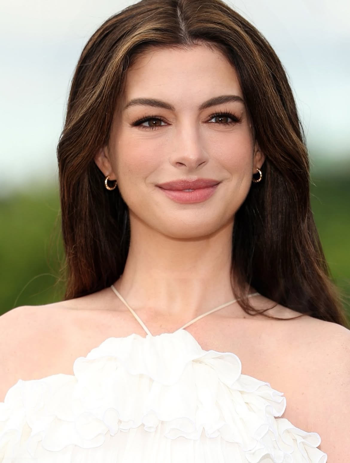 1 رئيسية كيفية اختيار كريم الاساس المناسب لبشرتك من وحي آن هاثاواي Anne Hathaway