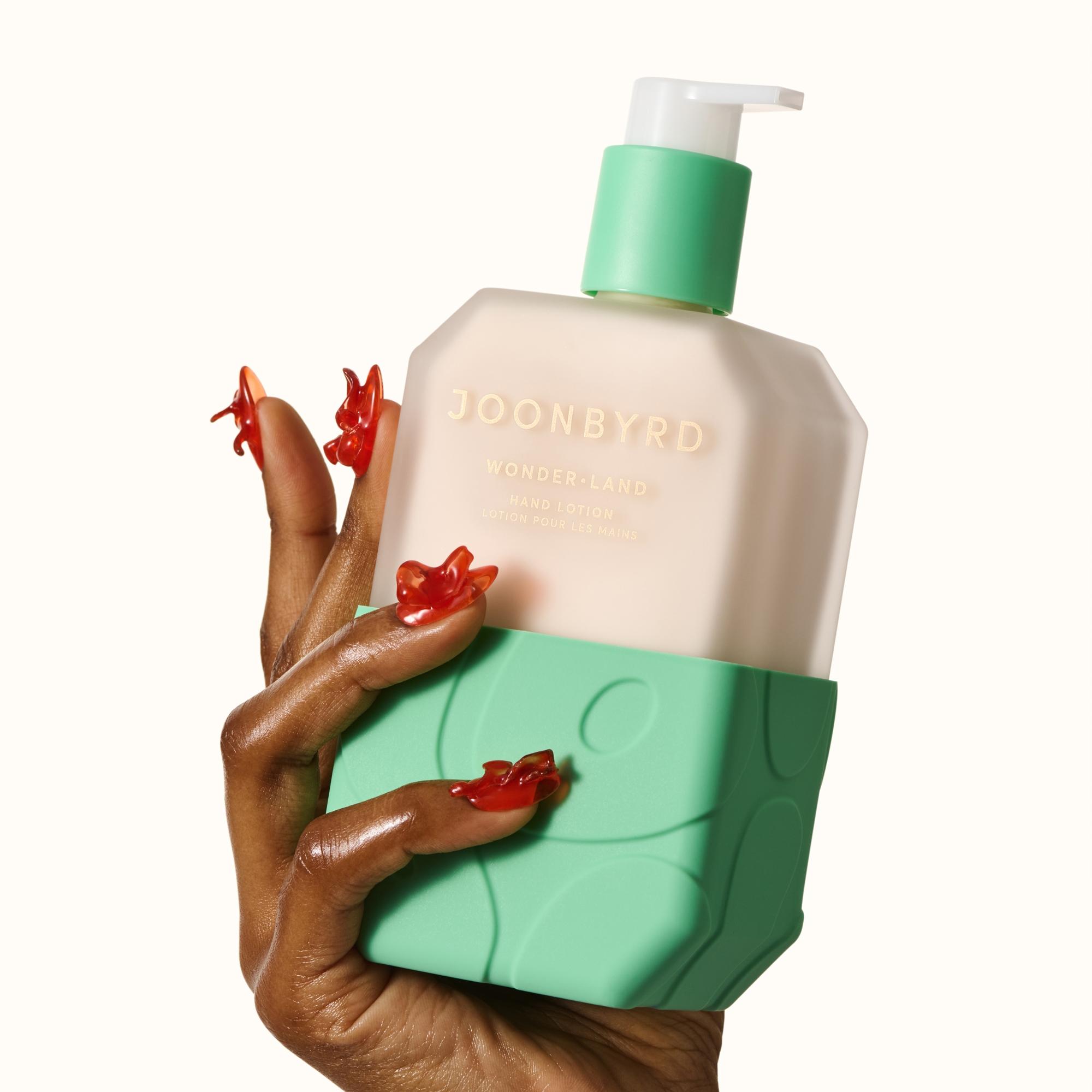 1 رئيسية لوشن اليدين Wonder·Land Fortifying Hand Lotion من علامة JOONBYRD