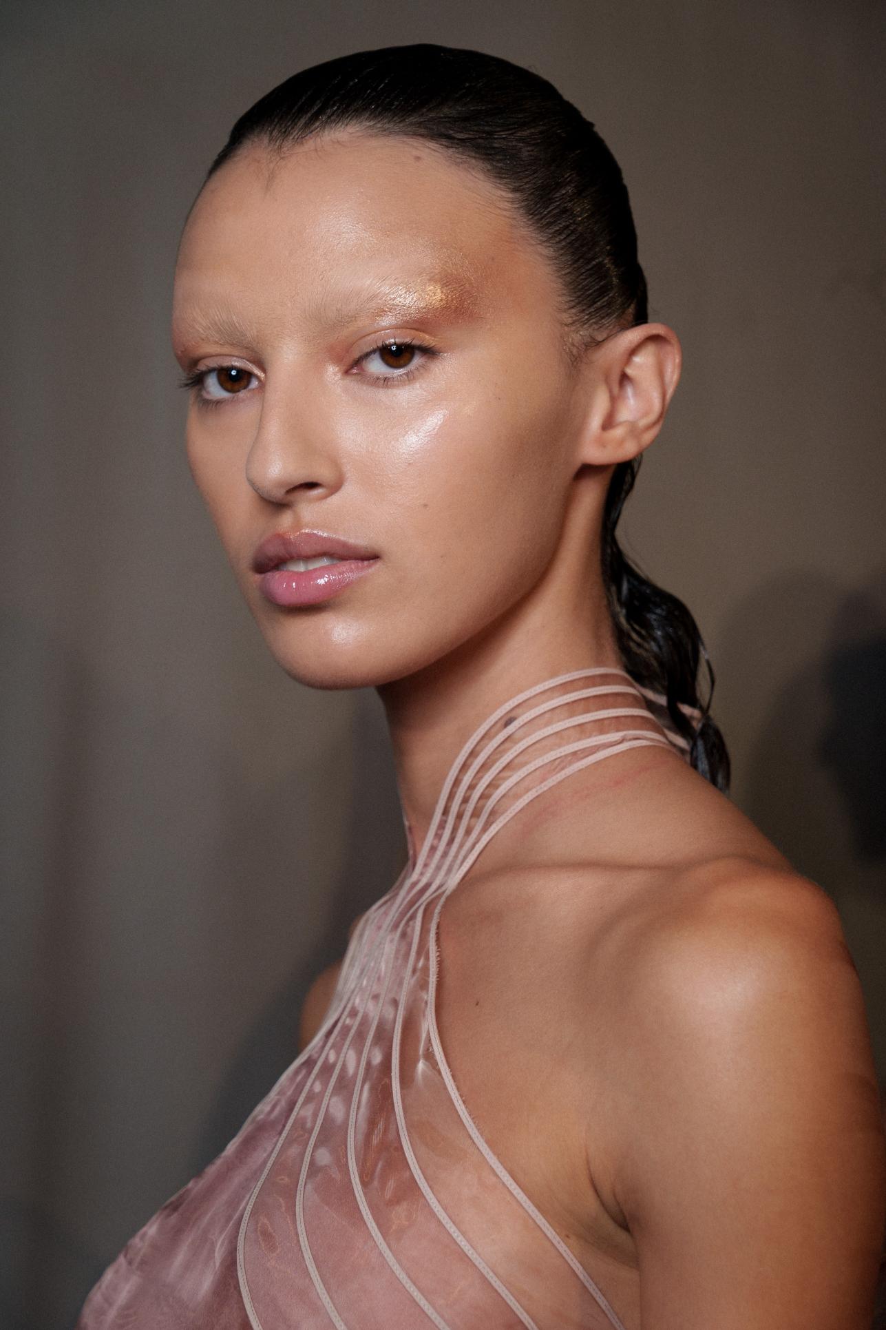 وصفات زيتية تمنح جسمكِ نعومة في موسم الجفاف