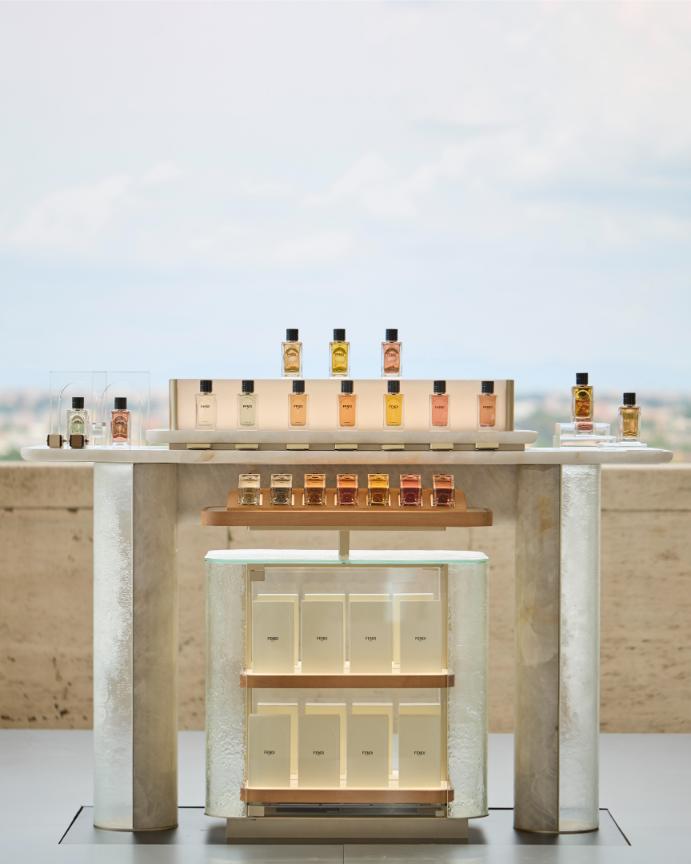 عائلة عطور  FENDI لأول مرة في تاريخها، تكشف FENDI عن مجموعة كاملة من العطور