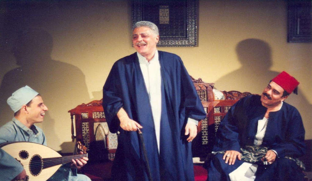 الجلوس على كرسي متحرك يغير حياة الفنان