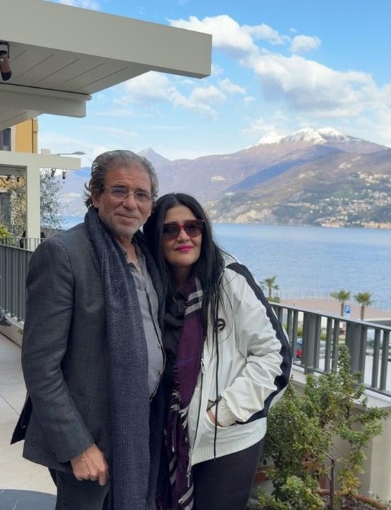 الفنانة التشكيلية السعودية شاليمار شربتلي لـ هي: الفن… لغة الإنسان ... وهوية الوطن