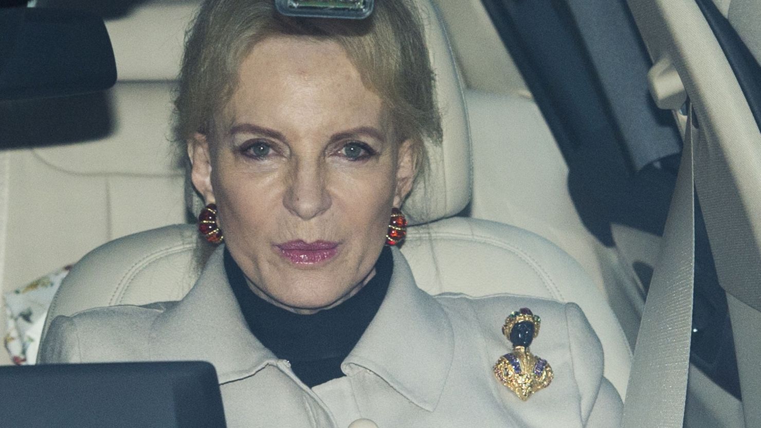 الأميرة مايكل من كينت في عام 2017، عندما ارتدت "بروشاً" يصور محارباً أسود 