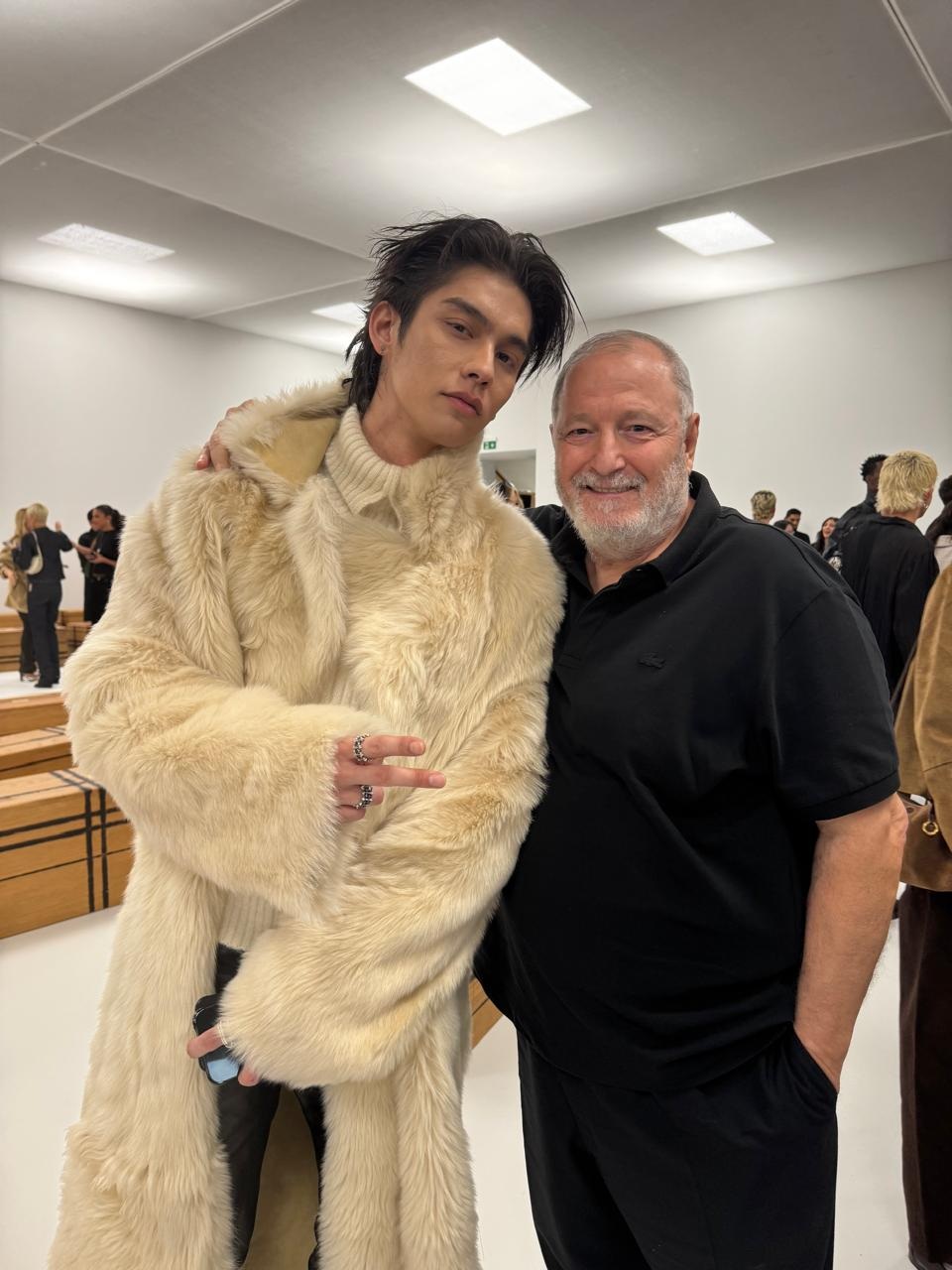 عرض Burberry لموسم ربيع وصيف 2027 في لندن