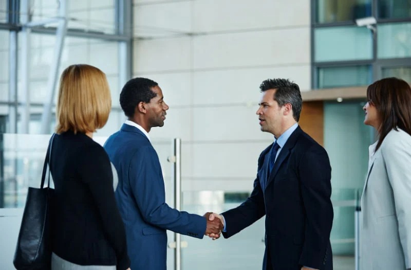 كيف تصنع العلاقات المهنية الفارق؟