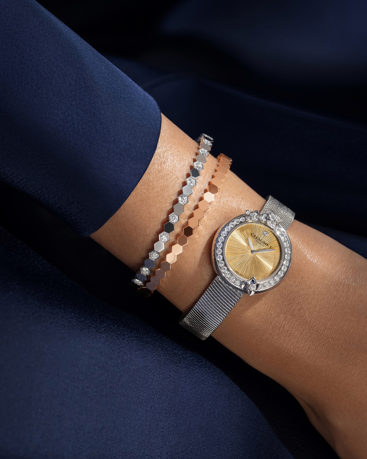 تتألّق مجموعة  "بي دو شوميه" إلى جانب ساعة  "هورتنسيا" الحصريّة بمنطقة الشرق الأوسط