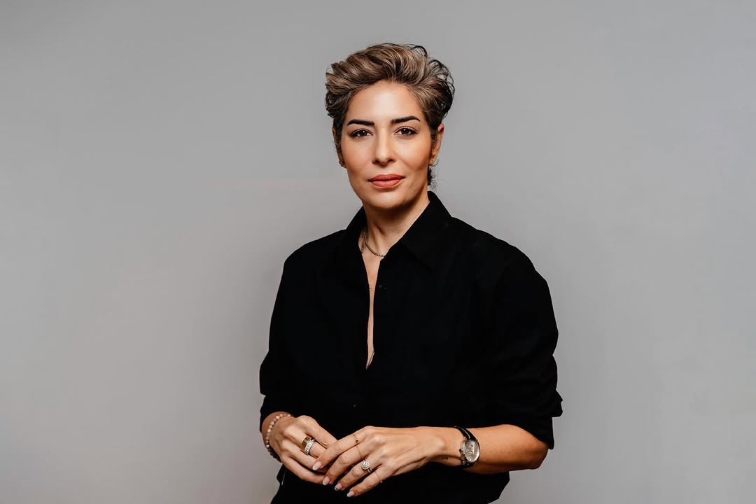 ﺗﺤﺖ ﻗﻴﺎدة راﻧﻴﺎ ﻣصري اﻟﺨﻄﻴﺐ ستجدد العلامة ﺗﺮﻛيزﻫﺎ ﻋﻠﻰ اﻟﻤﺠﺘﻤﻊ واﻹﺑﺪاع ﻟﻀﻤﺎن اﺳﺘﻤﺮار رﺳﺎﻟﺘﻬﺎ ﻓﻲ اﻟﺘﻄﻮر واﻟﺘﺄﺛﲑ اﻹﻳﺠﺎﺑﻲ