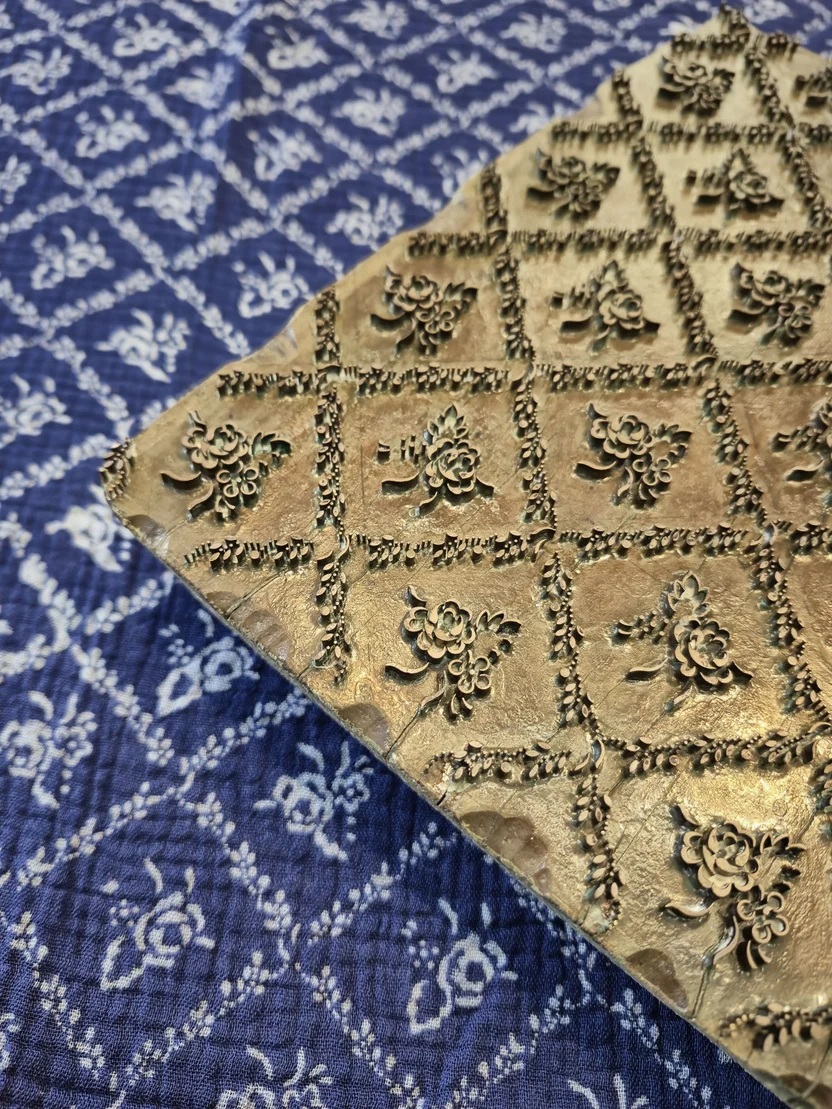 تقليد نيليّ اللون