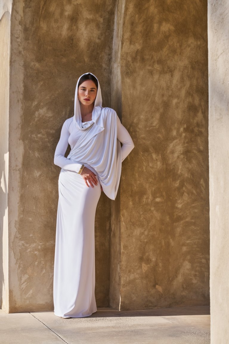 إليزابيتا فرانكي تكشف عن مجموعة لونا دورو