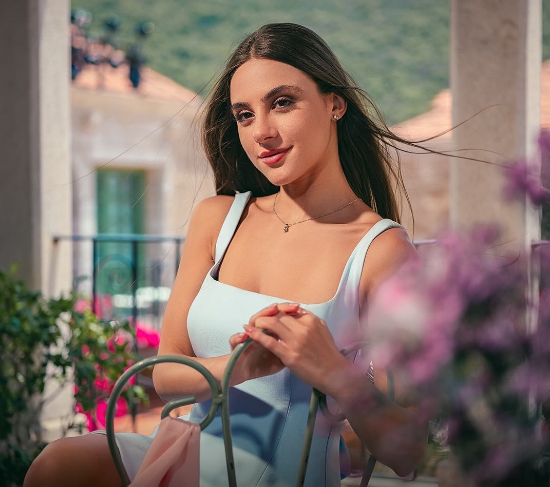 جدل بسبب فارق العمر بين معتصم النهار وأندريا طايع