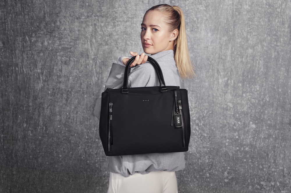 TUMI تطلق حملة "ICONS TESTED" 
