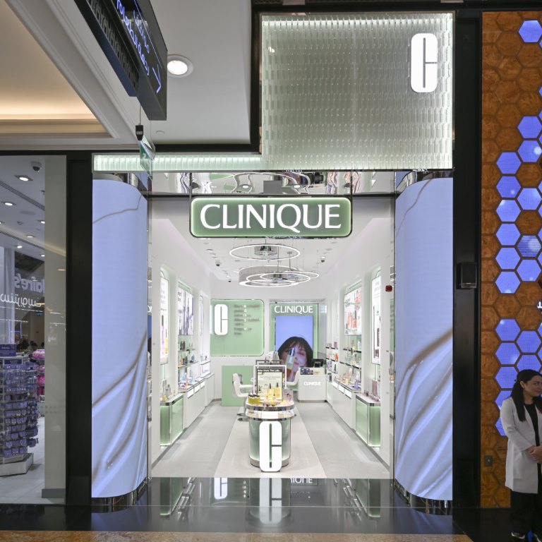 كلينيك تتوسع بحضورها في لإمارات وتفتتح متجرين مستقلين جديدين في مردف سيتي سنتر ومول الإمارات