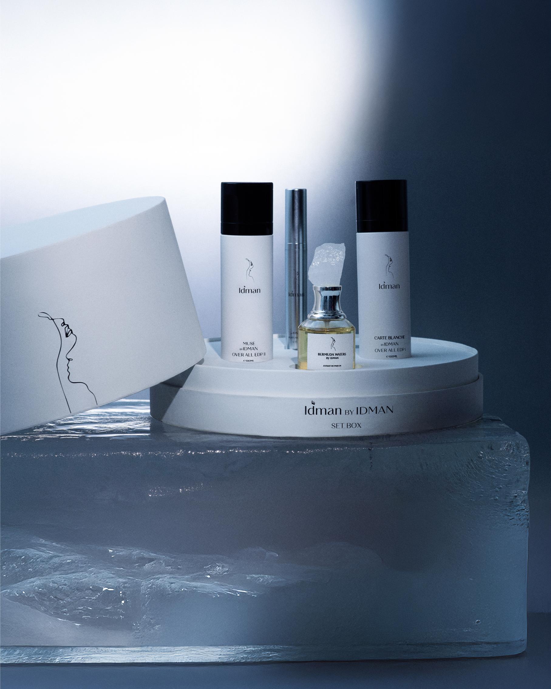 علبة الهدايا – Bermuda Waters x1  - 50 مل/ Carte Blanche x1  - 100 مل/ Muse x1  - 100 مل/ Perfume Balm x1  - 15 مل