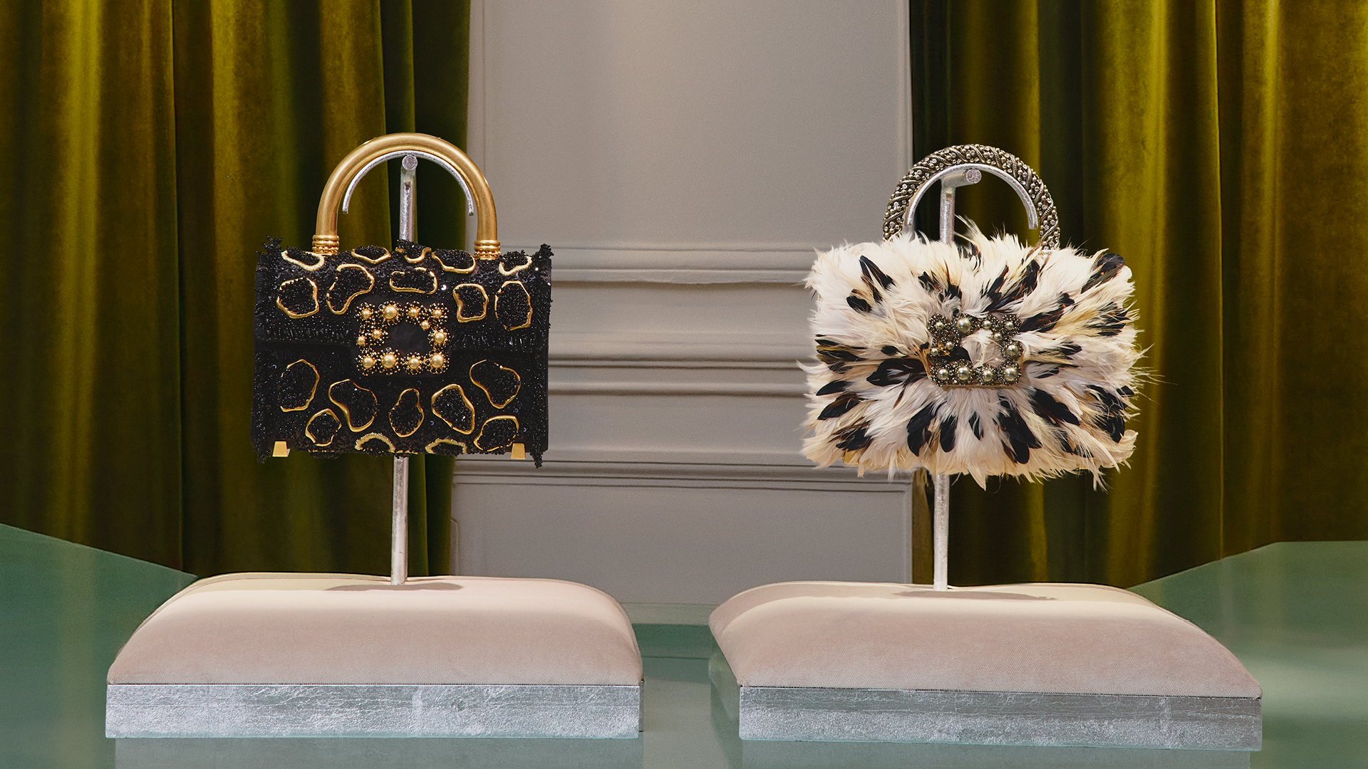 مجموعة القطع الفريدة من روجيه ڤيڤييه  لموسم ربيع–صيف 2026