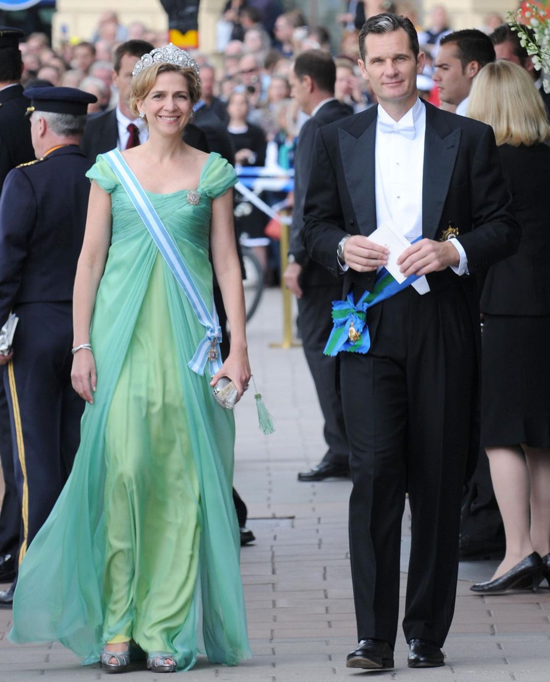 اطلالات إنفانتا كريستينا بموضة الفساتين