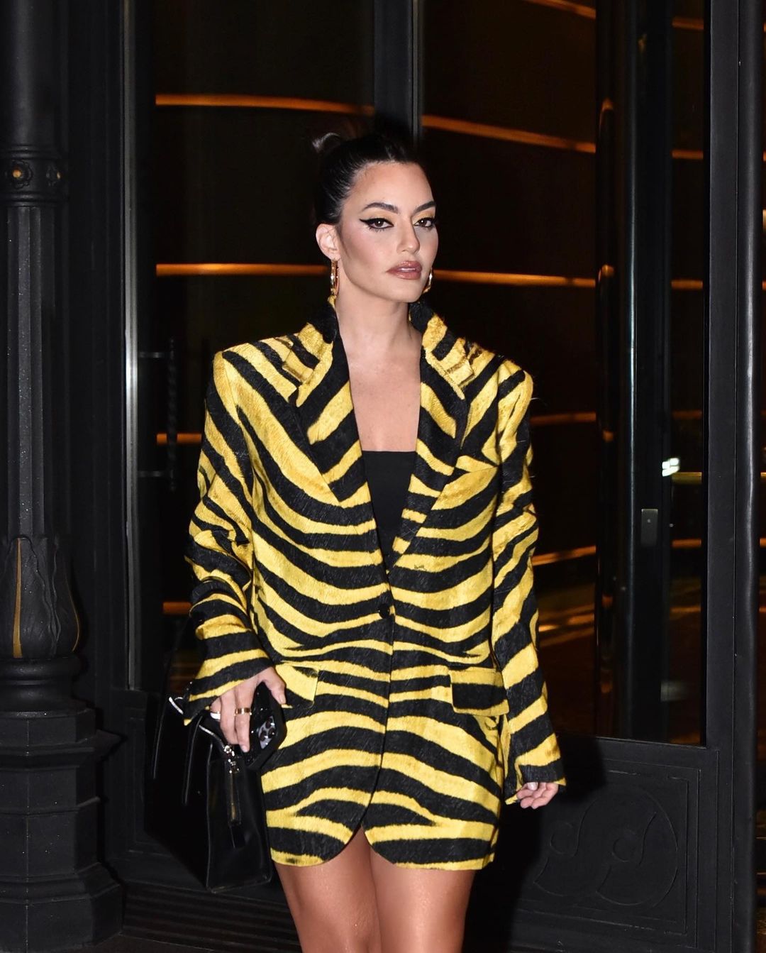 موضة البلايزر المنقوشة