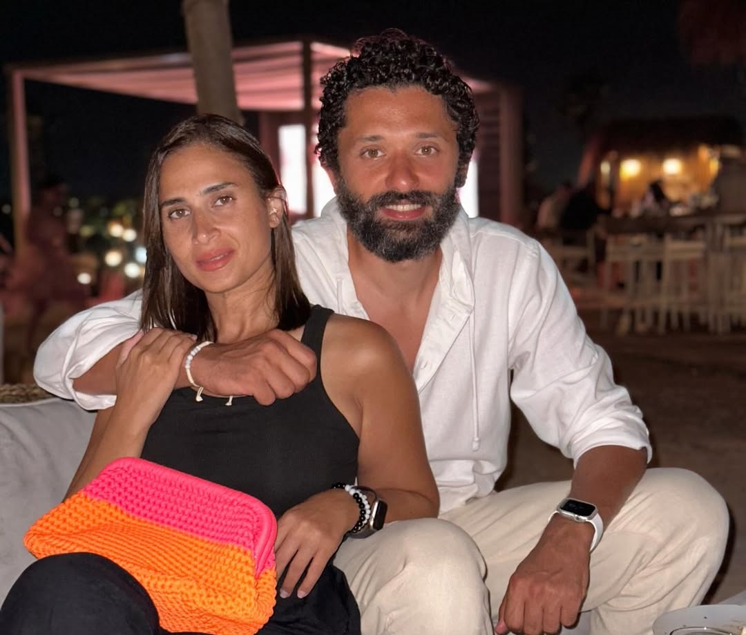  آن الرفاعي تحافظ على صورها مع والد بناتها