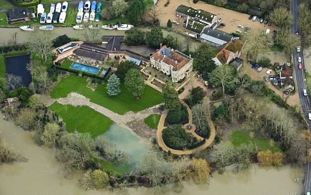 قلعة "أبيرلاش" في إنجلترا