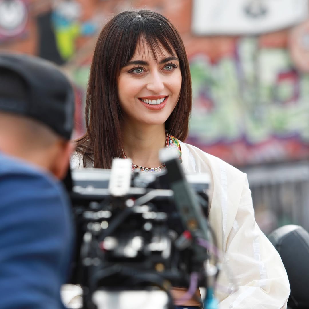 فايا يونان بالشعر الطويل