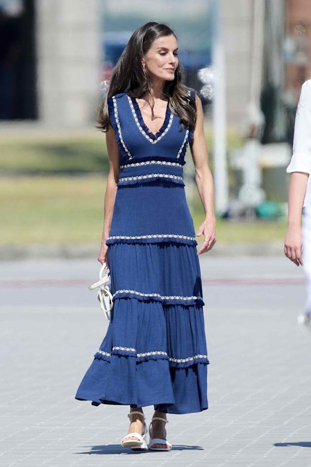 تستمر الملكة ليتيزيا في لفت الأنظار بأناقتها