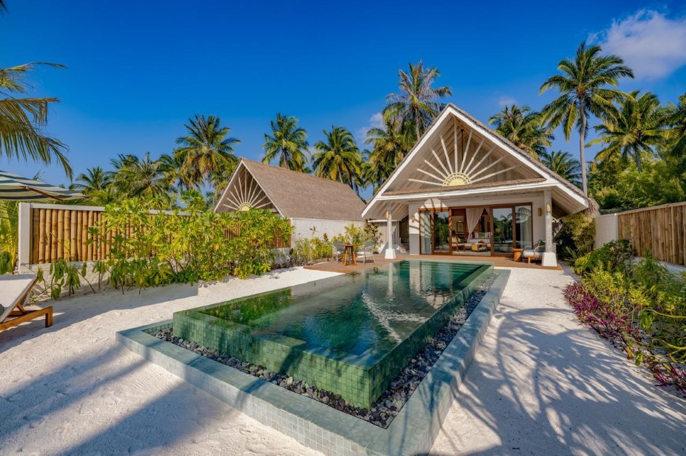 مغامرة مع الدلافين في منتجع RAH GILI MALDIVES