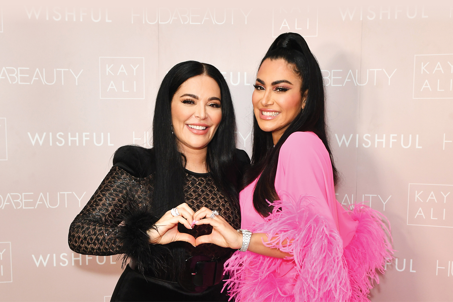 4- Huda and Mona Kattanتصوير David M. Benettبواسطة Getty Images