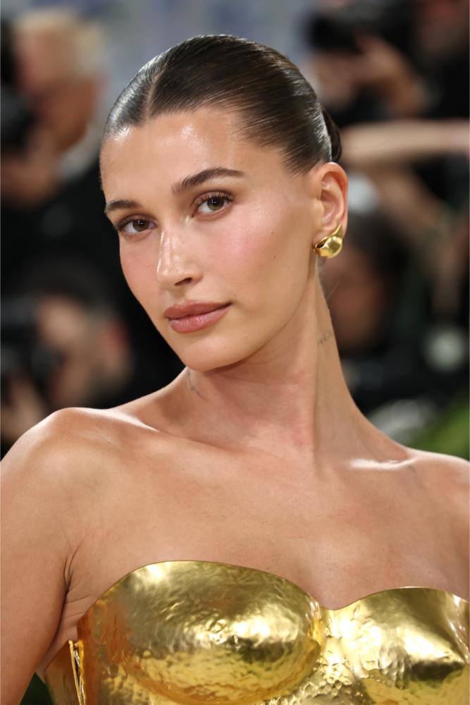 4- Hailey Bieber- Photo by Jamie McCarthy GETTY IMAGES NORTH AMERICA Getty Images via AFP
