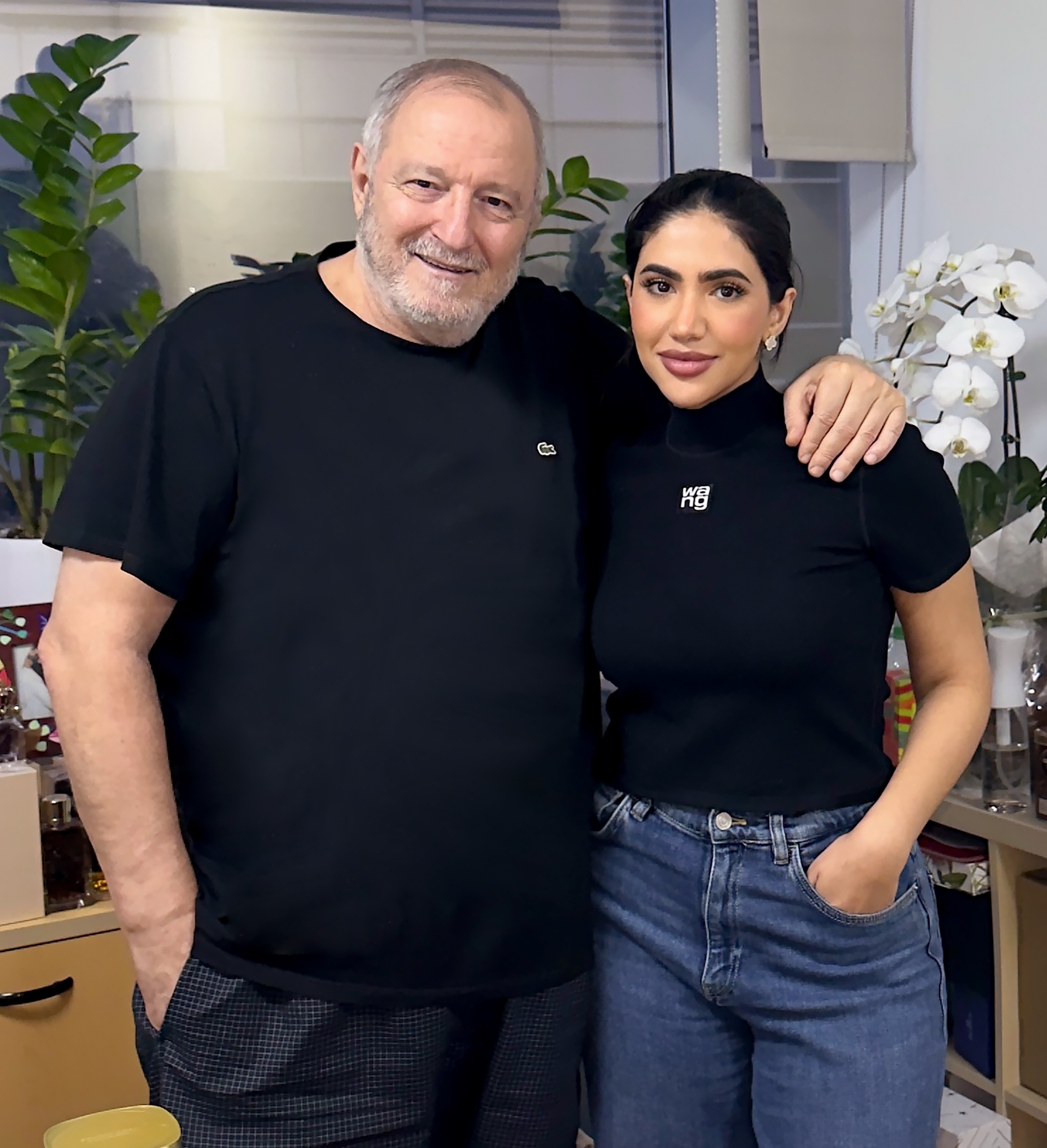 نور ستارز مع مدير التحرير عدنان الكاتب